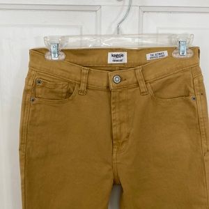 High-rise Kenzie ankle jeans.